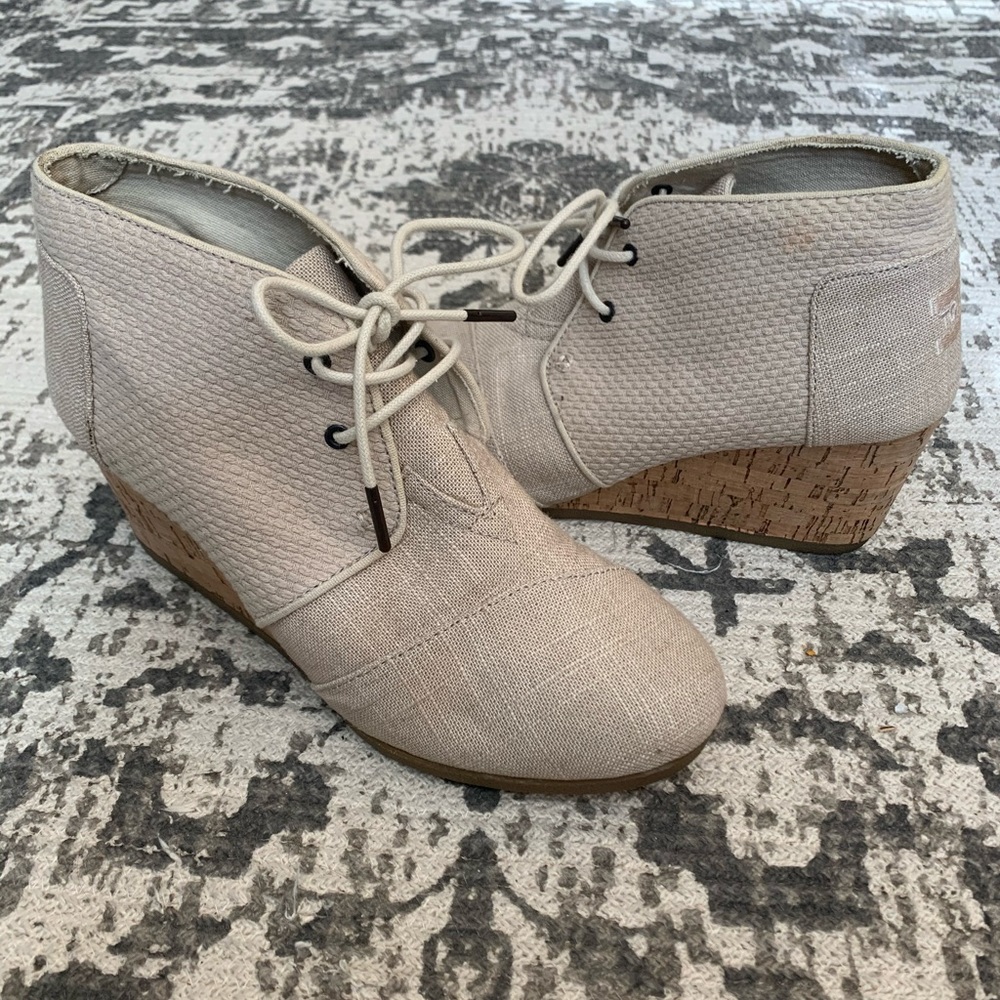 Toms Desert Lace Up Wedge Booties